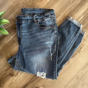 Rue 21+ distressed skinny jeans size 22